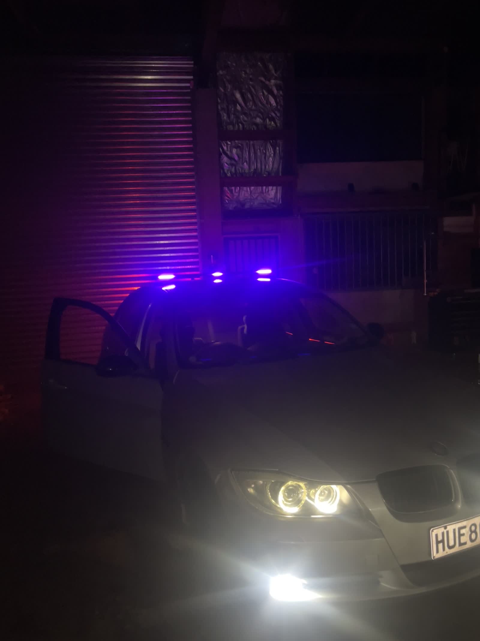Custom car-mounted light bar